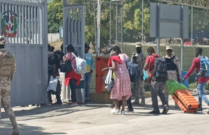 À Elías Piña, des Haïtiens autorisés à sortir par une petite porte frontière