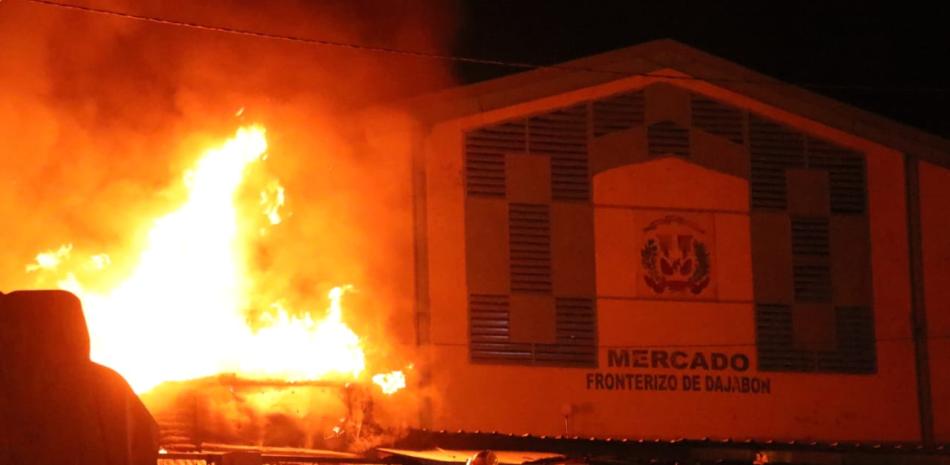 Incendie au  marché de Dajabón : Des dégâts importants enregistrés, selon les premières estimations